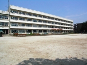 八栄小学校